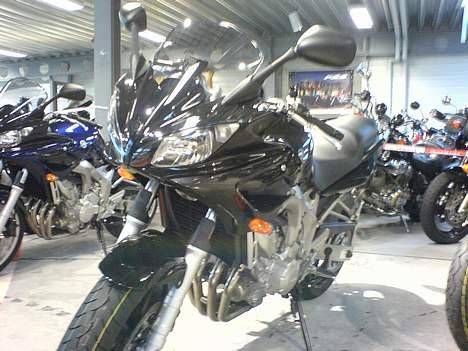 Yamaha FZ6-S - Den første kærlighed hos KS-Motor i Vejle. billede 2