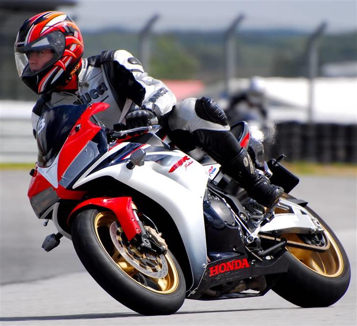 Honda CBR 1000 RR - En dag på sturup raceway. billede 3