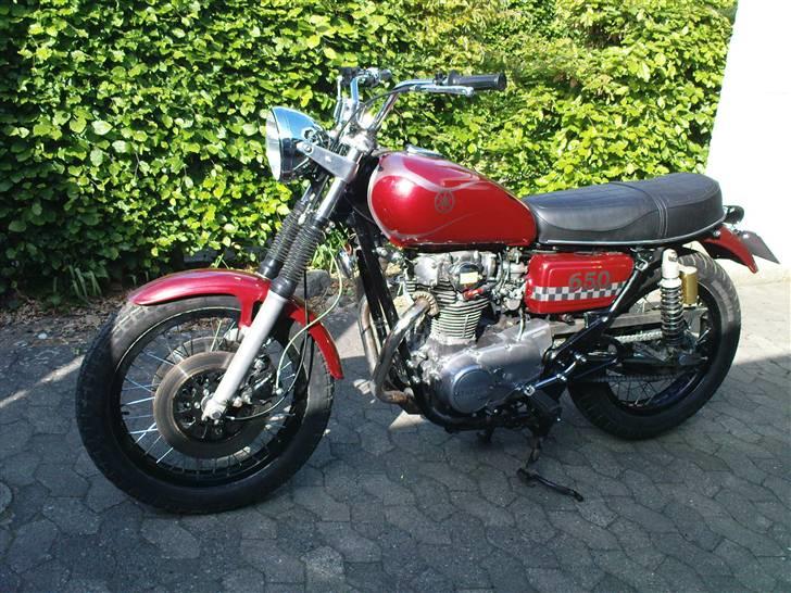 Yamaha xs 650 - Jeps. Lige kørt ud i solen, klar til afgang.  billede 1