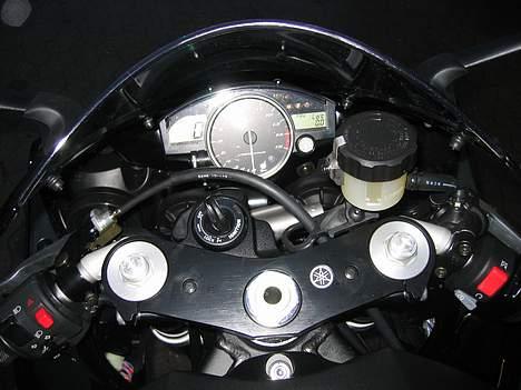 Yamaha YZF R1 SÆLGES!!! - Helt ny hvor der stadig står 0,0 på tælleren, det skal lige ha e´t billede af. billede 2