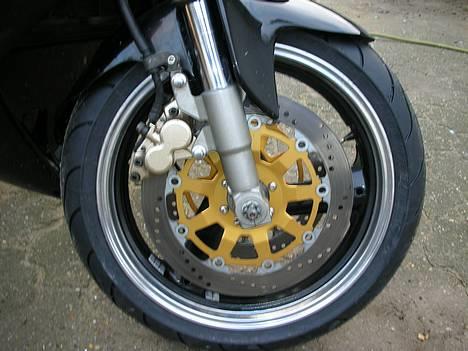 Yamaha FZR 1000 EXUP  - Nye bremse skiver og malet kaliberne billede 8