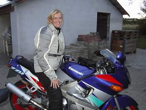 Kawasaki ZZr 600 - Den glade ejer... (se fjæset) billede 3