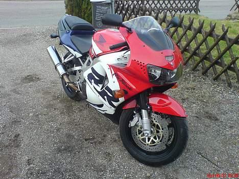 Honda CBR 900RR (Totalskadet) billede 6