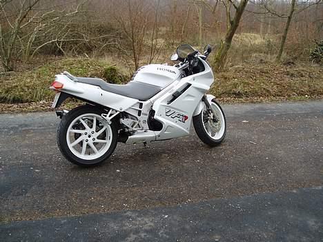 Honda VFR 750 billede 2
