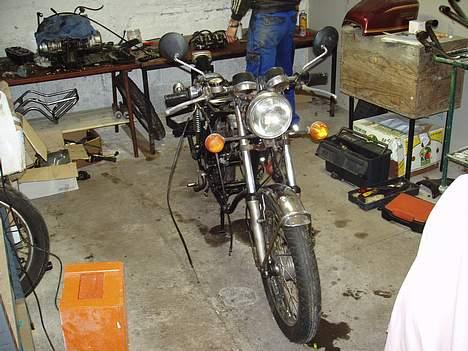 Honda CB 400F - Nye klodser foran og nye bakker bagpå! billede 5