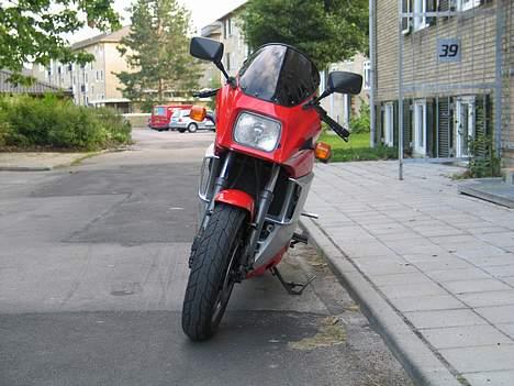 Kawasaki GPZ 900R billede 2