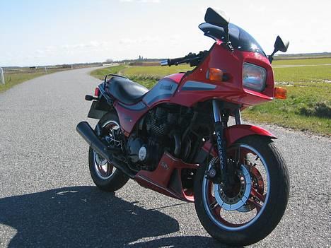 Kawasaki GPz 750 SOLGT - Efter, men uden fuldkåbe billede 3