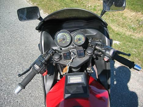 Kawasaki GPz 750 SOLGT - Efter, men uden fuldkåbe billede 4