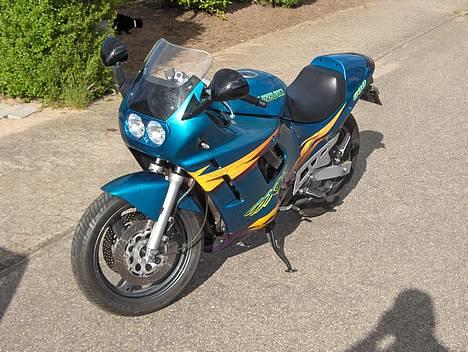 Suzuki GSX 600 F billede 2
