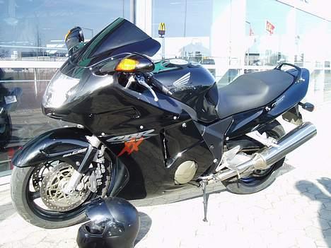 Honda cbr 1100 xx blackbird - mit første billede af min bird  billede 7