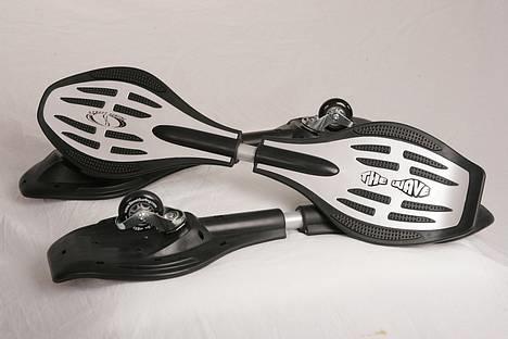 Yamaha XVS 1100 Drag Star - Der blev spurgt til min forretning: Jeg er ved at introducere en ny type skateboard "The Wave" i Danmark. Jeg startede sidste efterår. Firmaet ligger i Herlev og der er også plads til et par cykler. billede 12