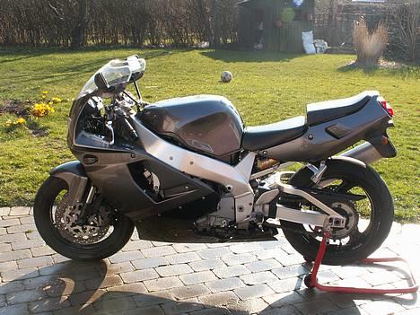 Yamaha YZF 750 R (solgt) billede 1