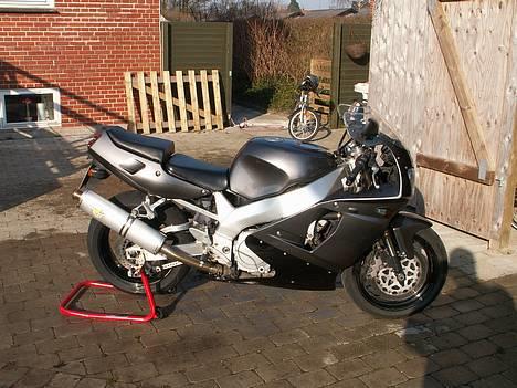 Yamaha YZF 750 R (solgt) billede 2