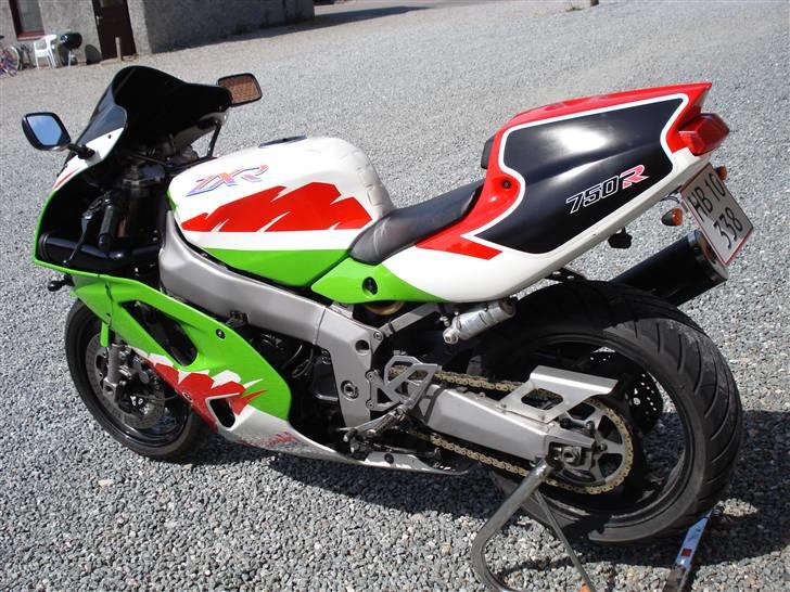 Kawasaki ZXR750R billede 2