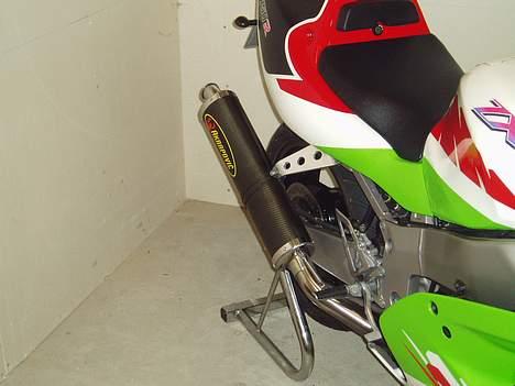 Kawasaki ZXR750R billede 5