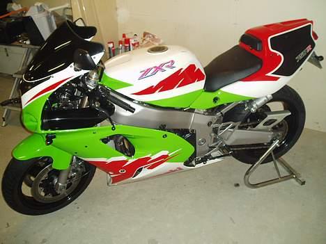 Kawasaki ZXR750R billede 6