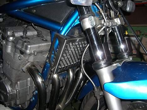 Suzuki GSF 600 N Bandit (solgt) - Ny kølergrill billede 13