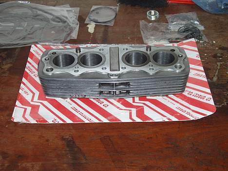 Honda CB 400F - Cylinderen lige hjemvendt efter opboring. billede 16