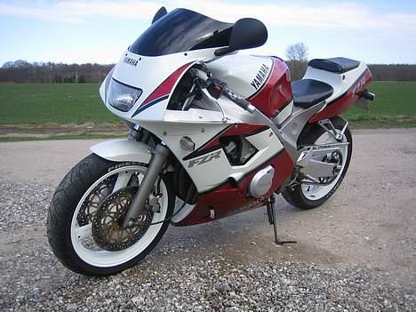 Yamaha fzr 400rr billede 4