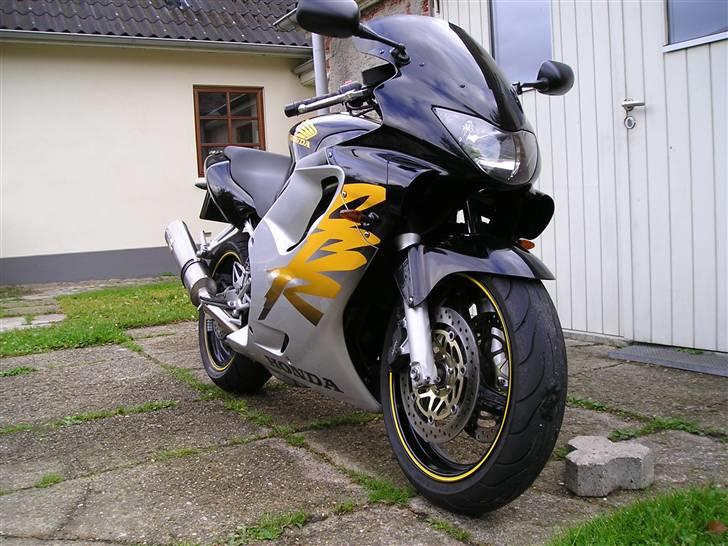 Honda CBR 600 F4 billede 5