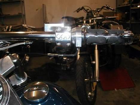 Harley Davidson Custom FX - Monteret OMP greb & Arlen Ness håndtag i 2007 billede 12