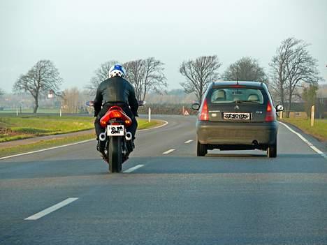 Ducati Supersport 1000DS - Jo den kan skam overhale! Her var traction control slået til på grund af føret! billede 6