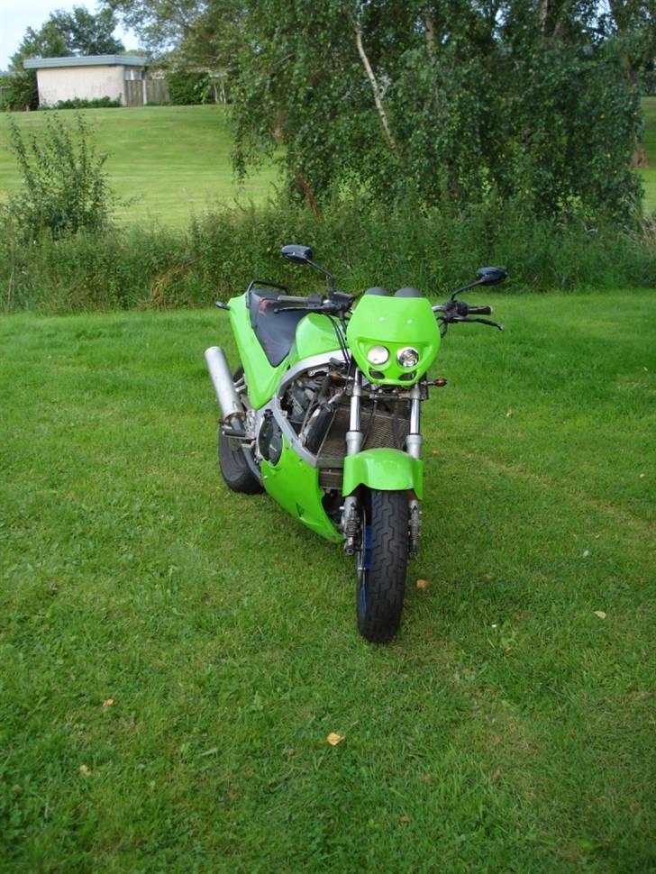 Kawasaki GPZ 600 R *SOLGT* billede 5