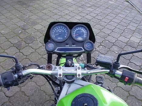 Kawasaki GPZ 600 R *SOLGT* billede 6