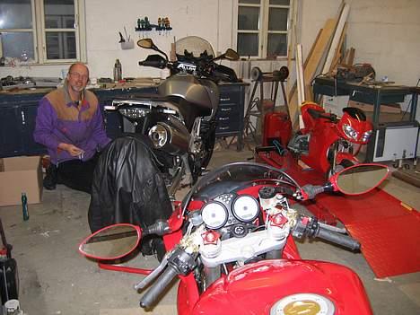 Ducati Supersport 1000DS - Her er så Duc´ens udsigt i sit nye hjem. Vstrohm og kina kopi af farman´s.  billede 7