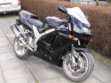 Kawasaki ZX9R  ( SOLGT ) billede 6