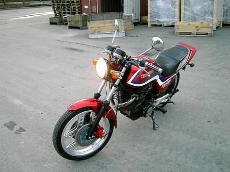 Honda CB400 N (Solgt) billede 4