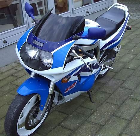 Suzuki GSX 750 R *SOLGT* billede 2