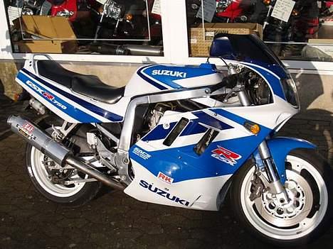 Suzuki GSX 750 R *SOLGT* billede 6