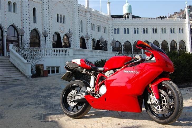 Ducati 999S - Pressebillede til Motorcykler med attitude i Tivoli 1. maj 2010 billede 1
