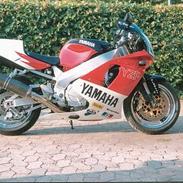 Yamaha YZF 750R