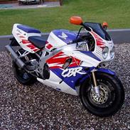 Honda cbr 900 fireblade
