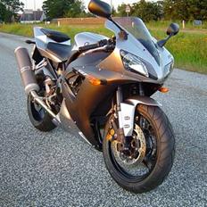 Yamaha YZF-R1