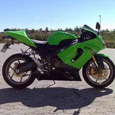 Kawasaki ZX6R (636)