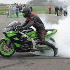 Kawasaki ZX9R (SOLGT)