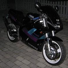 Yamaha FZR 1000 EXUP