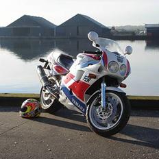Yamaha Fzr 1000