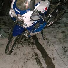 Suzuki GSX R 400 R