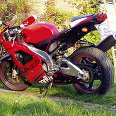 Aprilia RSV 1000 03 - solgt