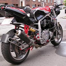 Suzuki GSX-R 750