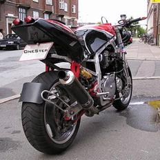Suzuki GSX-R 750