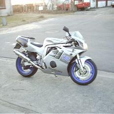 Suzuki GSXR 400 !!SOLGT!!
