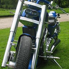 Suzuki Intruder 1400 vs