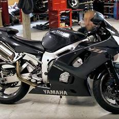 Yamaha YZF R6