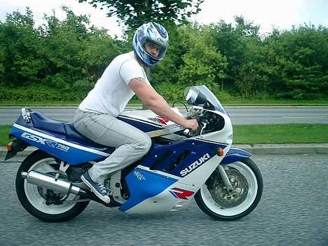 Suzuki GSX-R 750 - Solgt billede 9