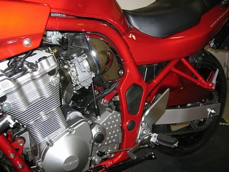 Suzuki BANDIT 600 - tja lidt motor billede 2